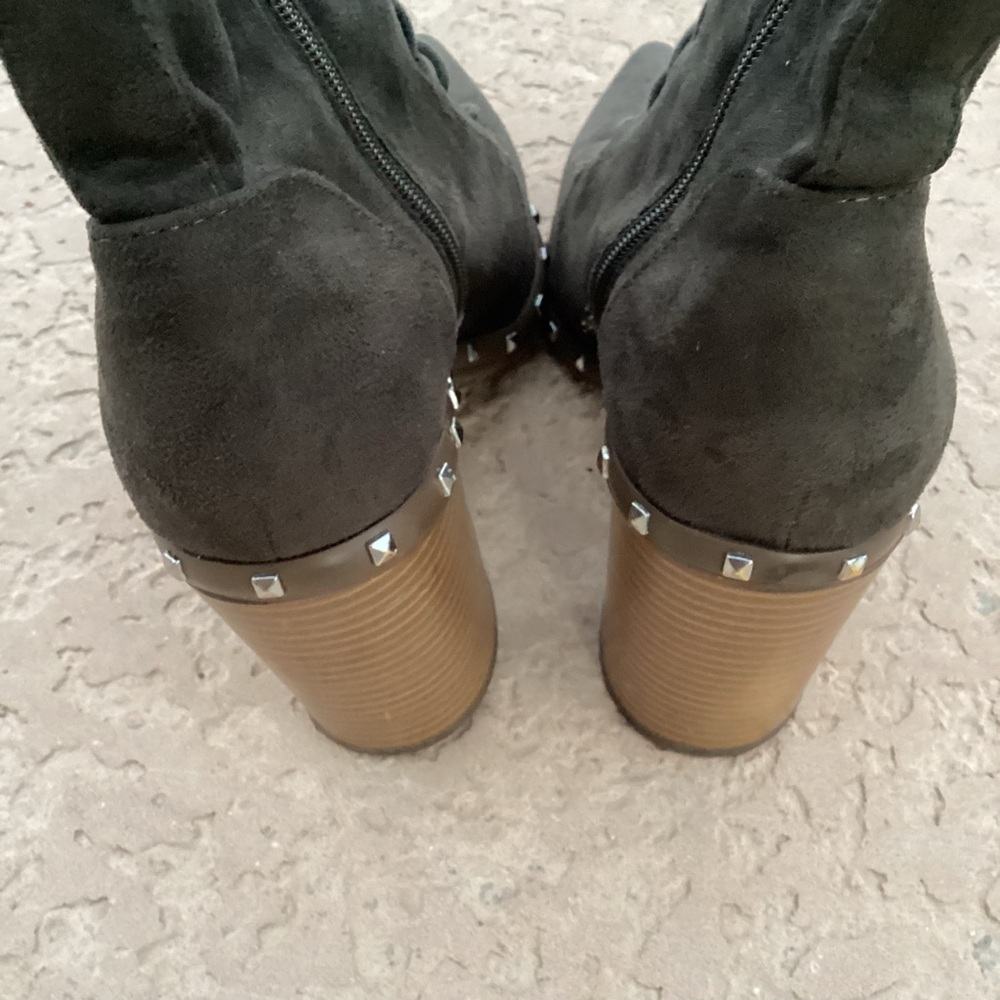 Charles By Charles David Boots Womens Size 8.5MGreen Duffy Lace Up Studded Ankle - Picture 3 of 4